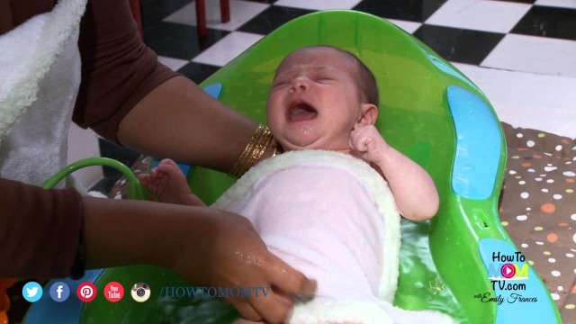 How to Give your Newborn a Bath- Demonstration by top NY Baby Care Expert